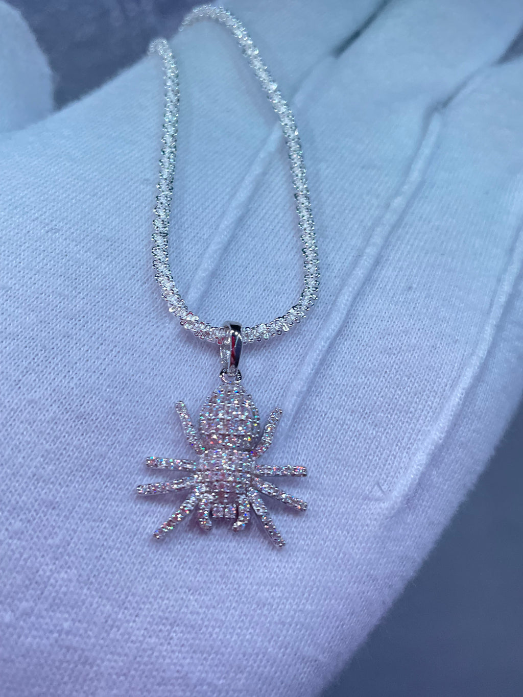 Spider Pendant 🕷️ Moissanite