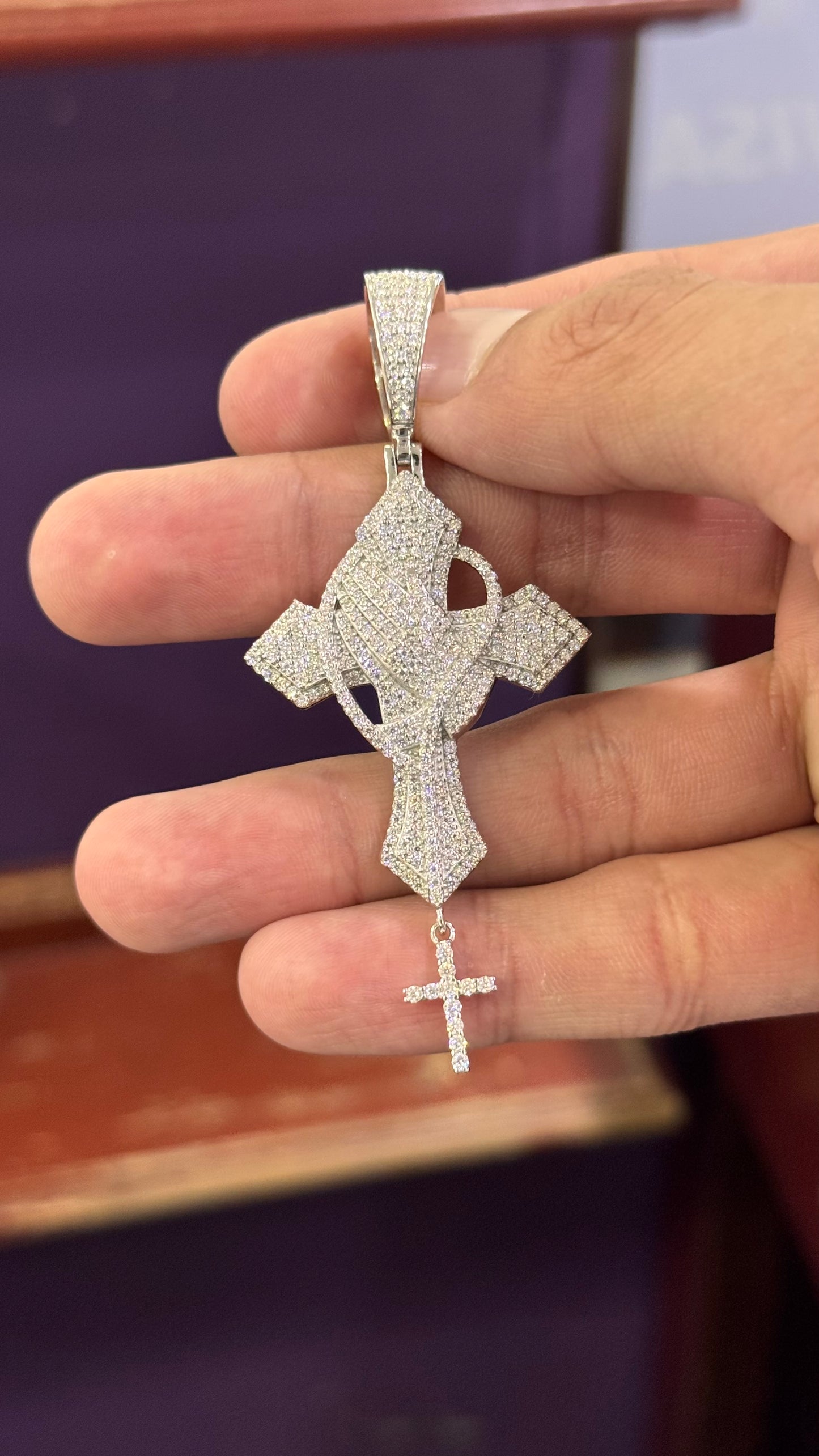 Dije Cruz Moissanita Plata.925