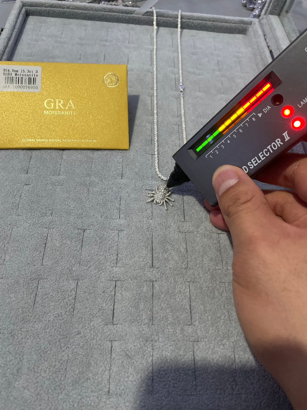 Spider Pendant 🕷️ Moissanite