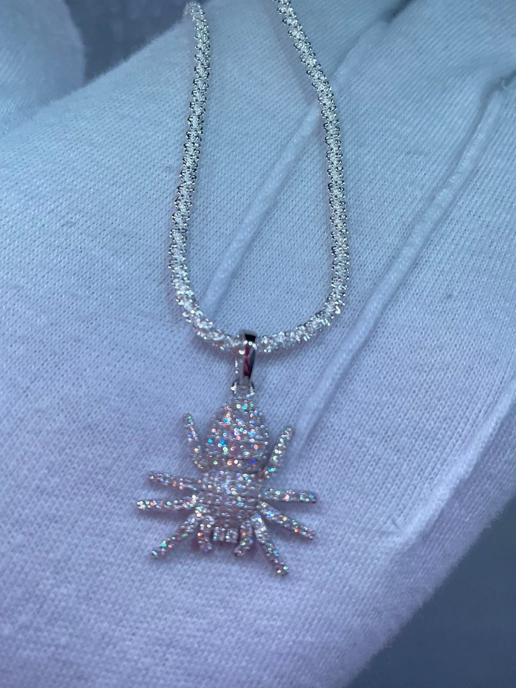 Spider Pendant 🕷️ Moissanite