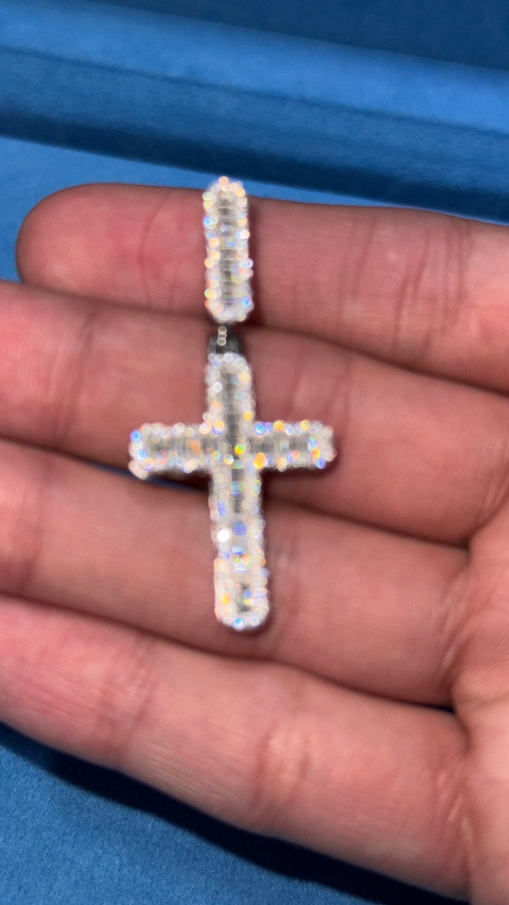 Dije Cruz Moissanita Plata.925