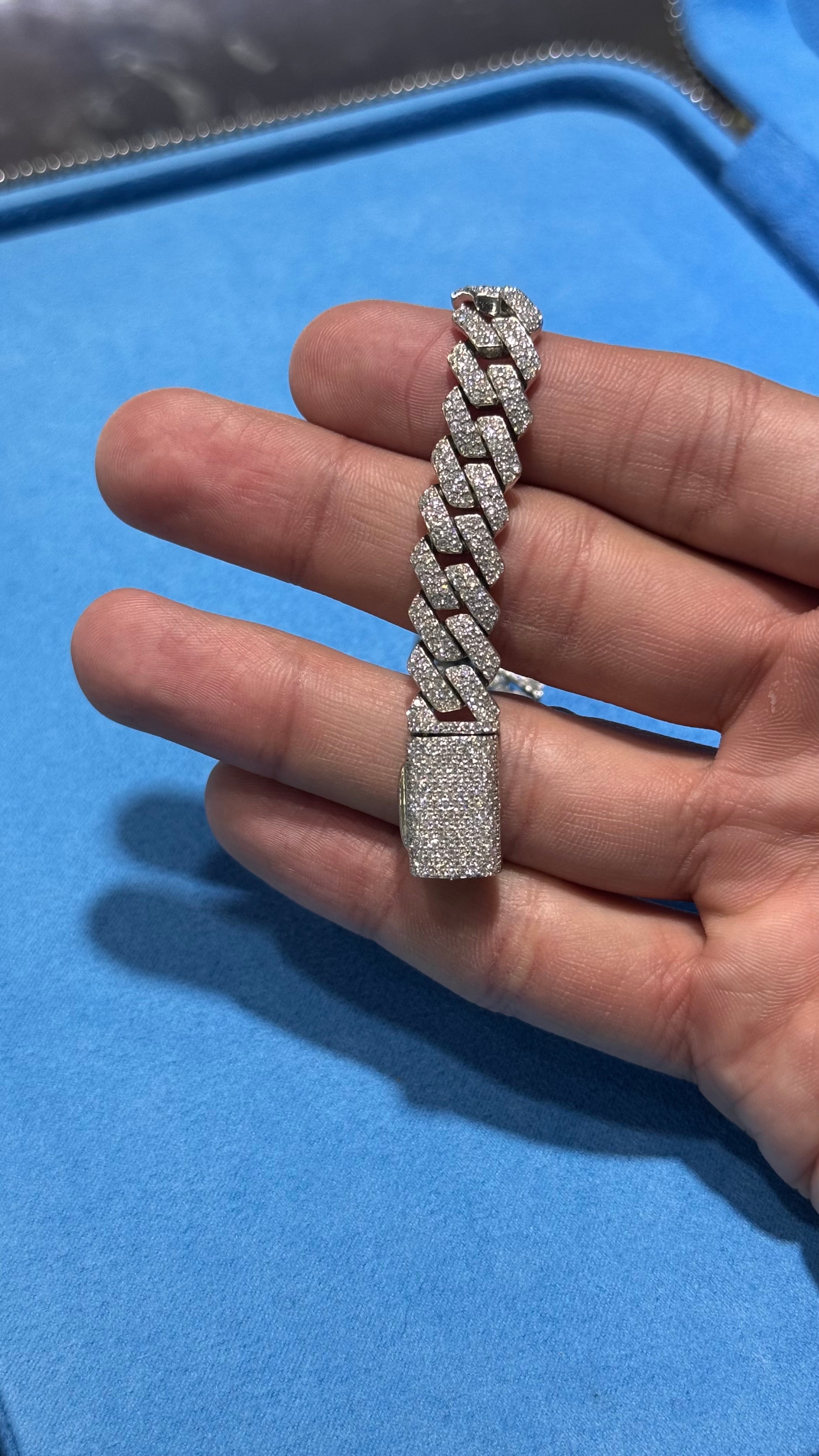 Pulso Miami Moissanite