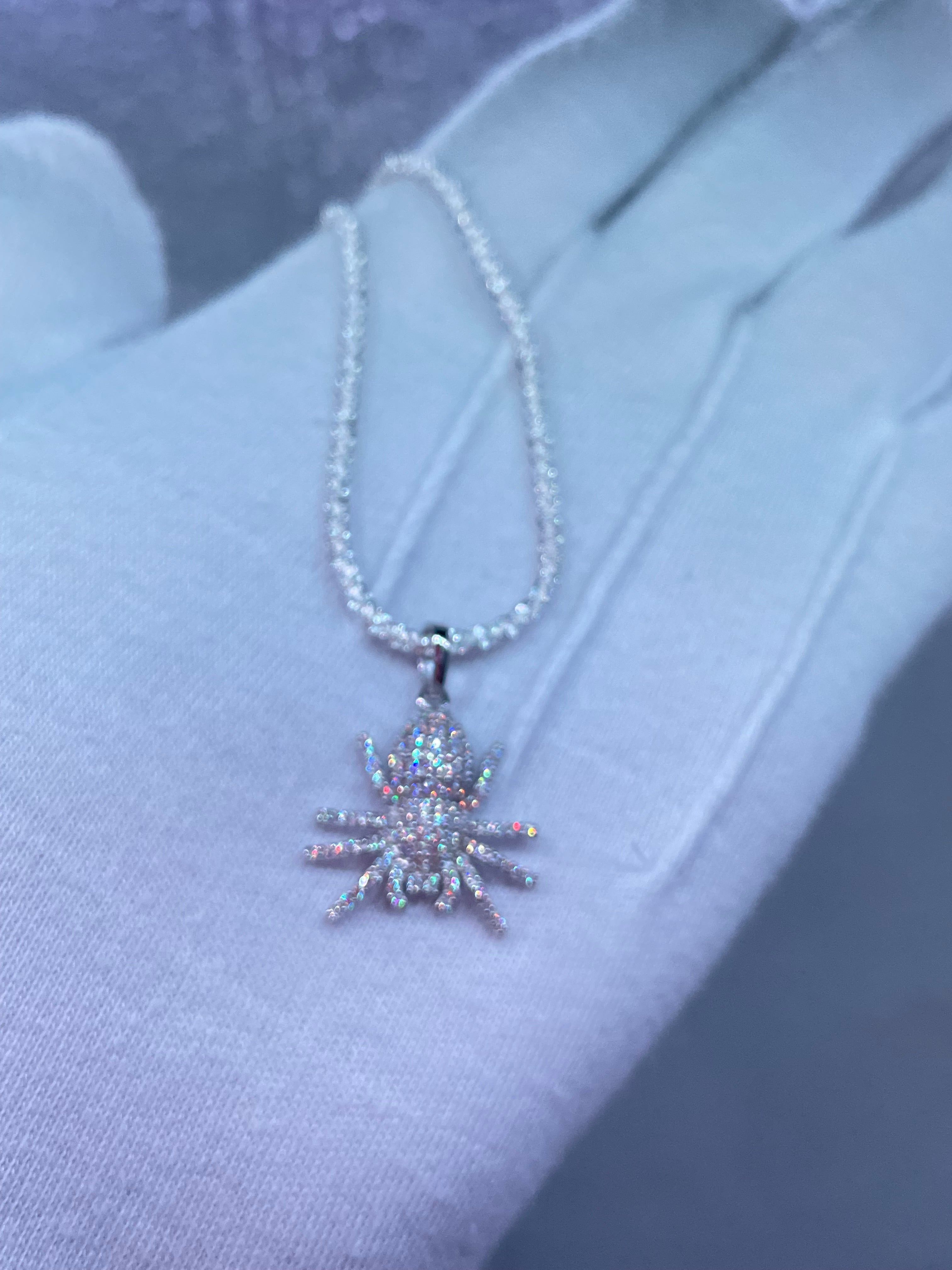 Spider Pendant 🕷️ Moissanite