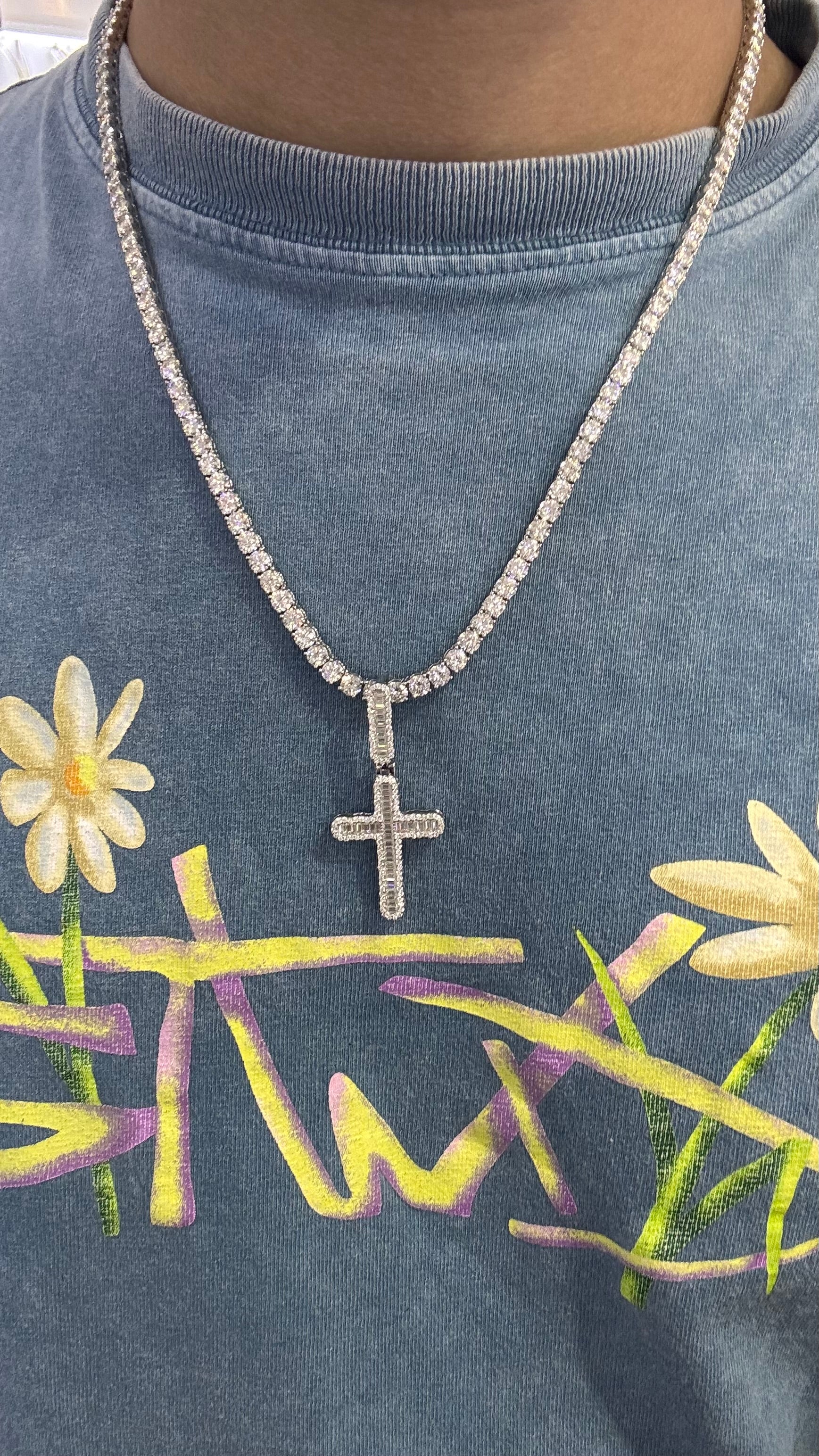 Dije Cruz Moissanita Plata.925