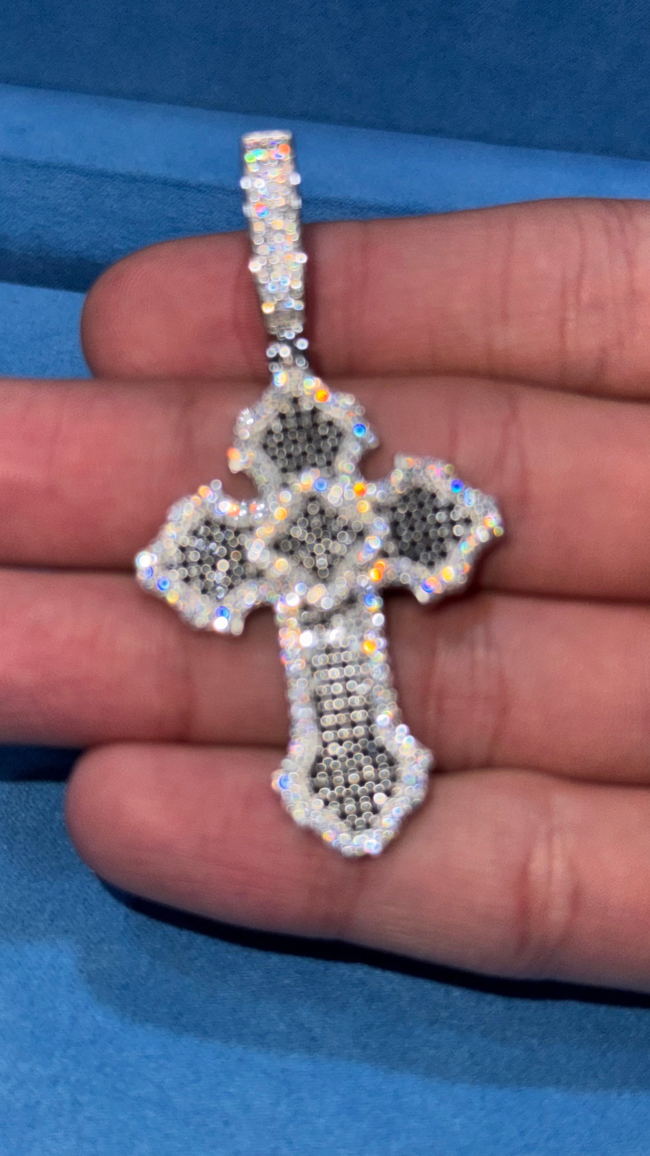 Dije Cruz Black Moissanita Plata.925