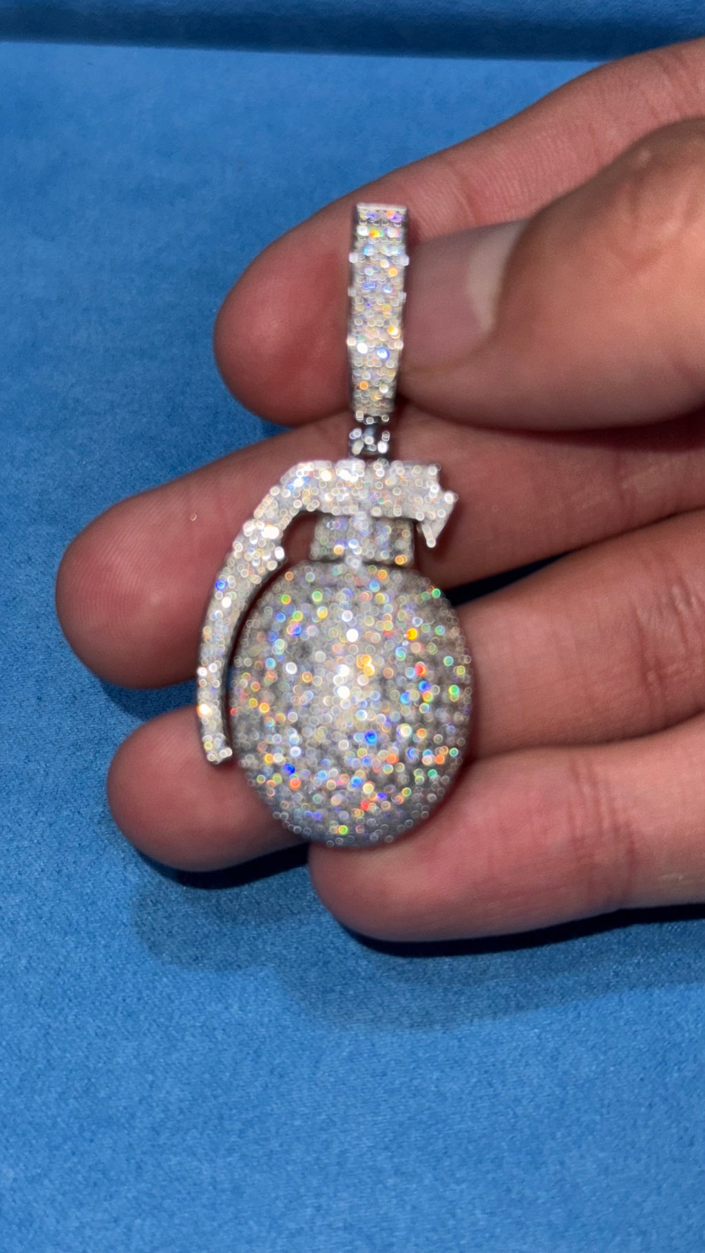 Dije Granada Moissanita Plata.925