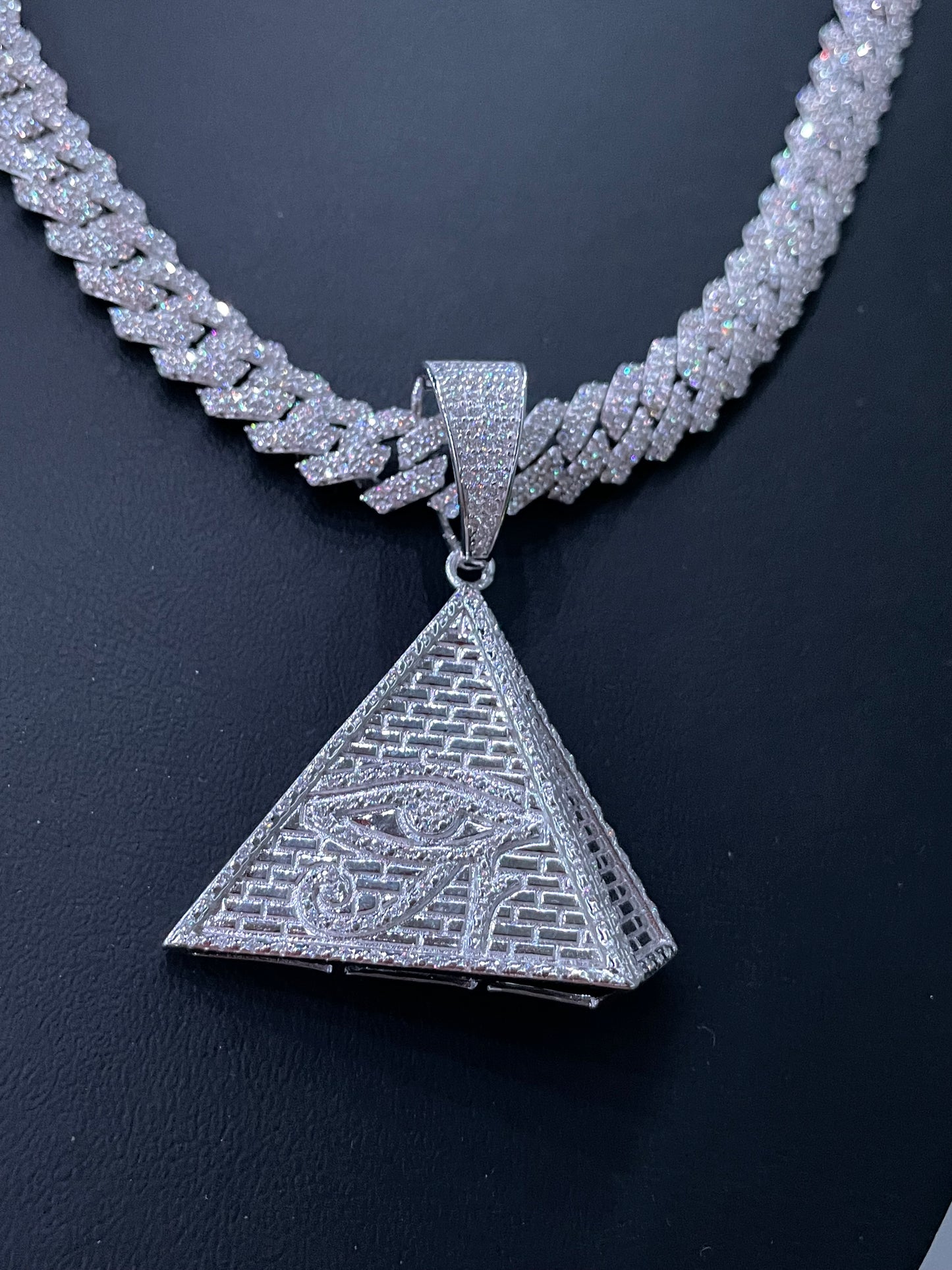 Dije Triangulo 👁️ Moissanite Vvs 1