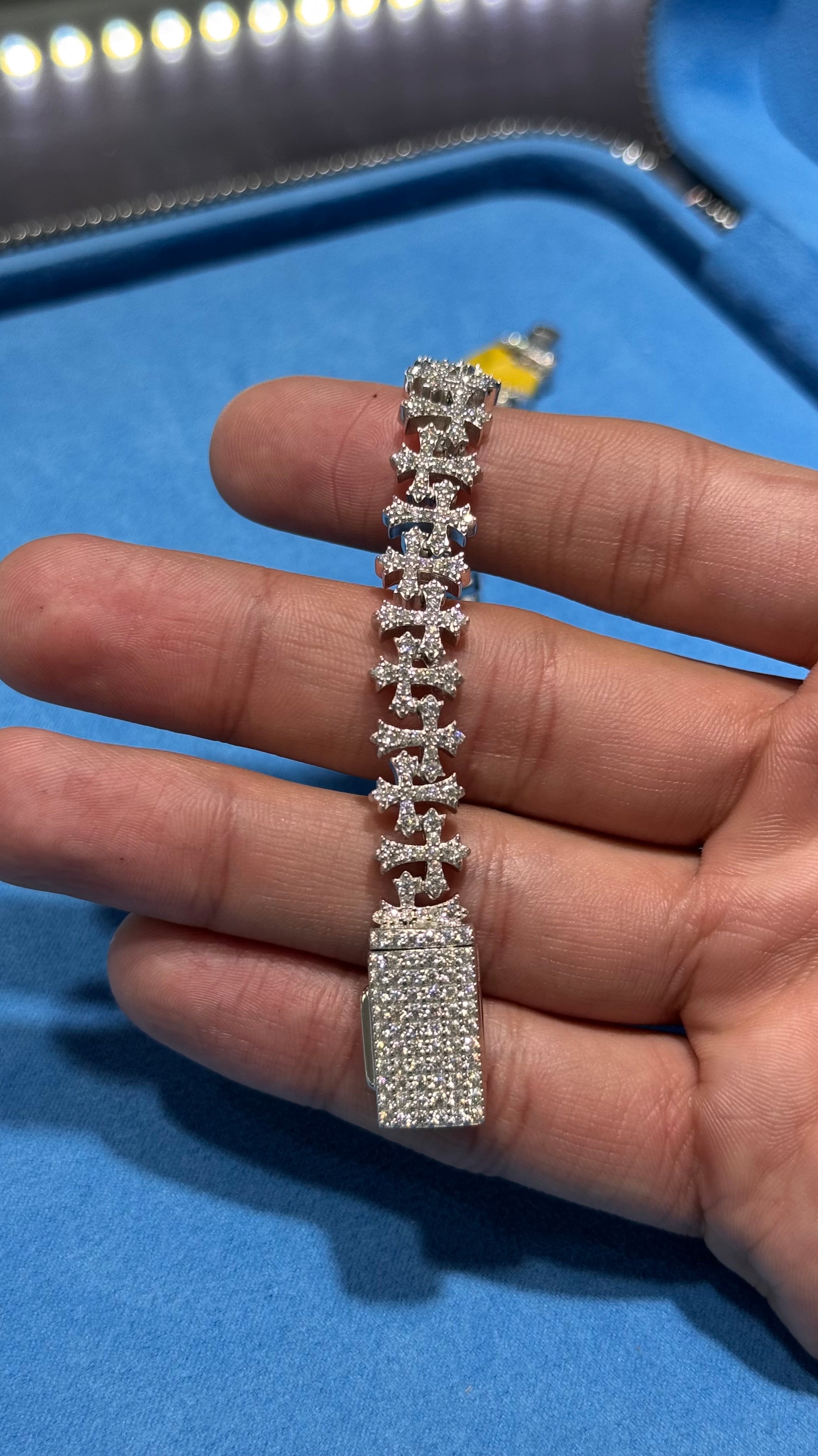 Pulso Cruces Moissanita Plata.925