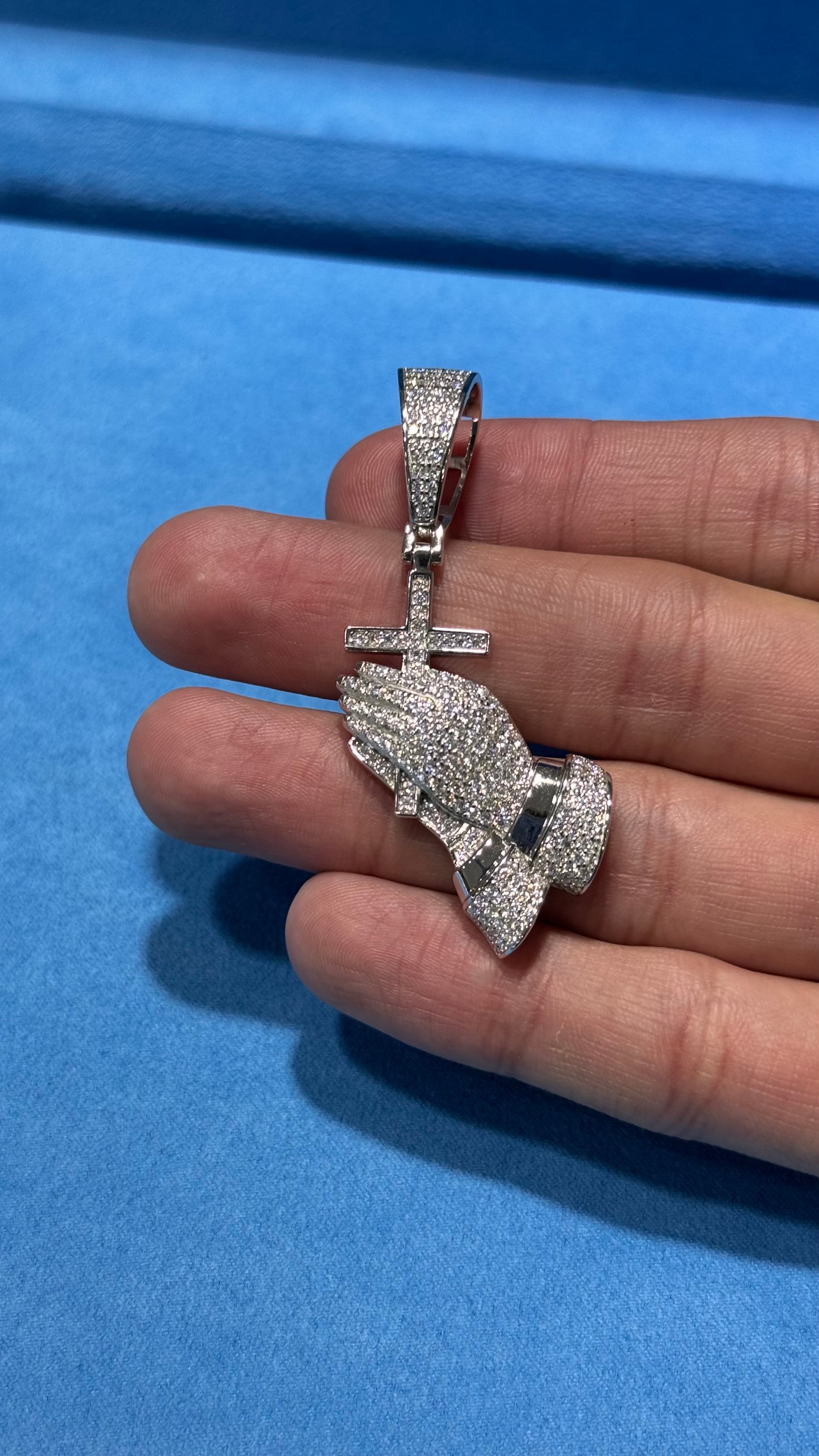 Dije CruM Moissanita Plata.925