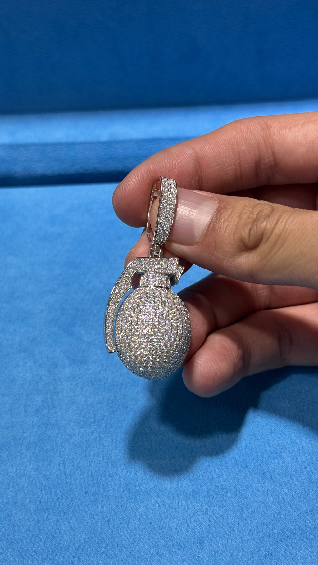 Dije Granada Moissanita Plata.925