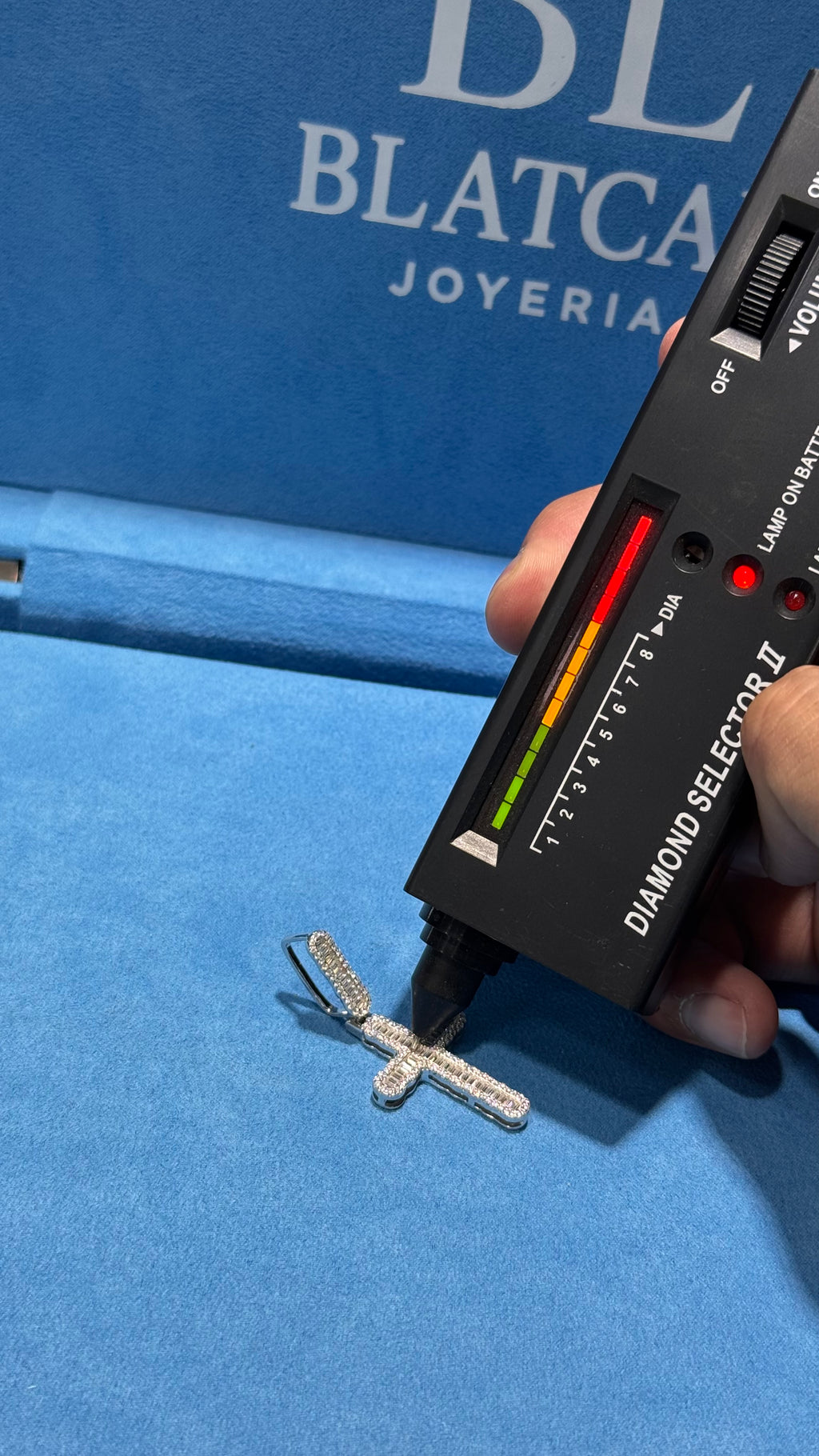 Dije Cruz Moissanita Plata.925