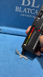 Dije Cruz Moissanita Plata.925