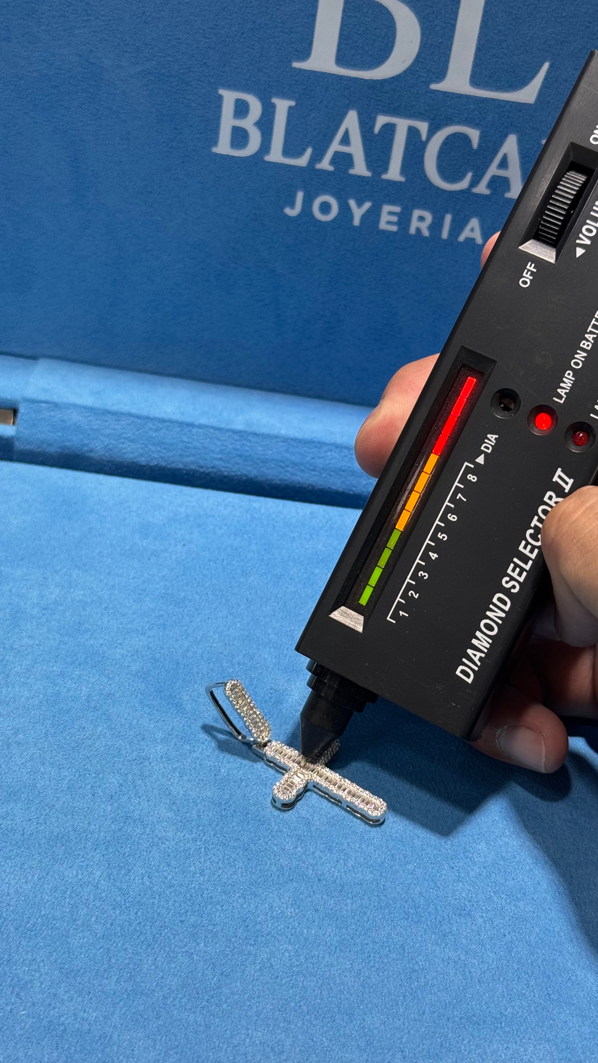 Dije Cruz Moissanita Plata.925