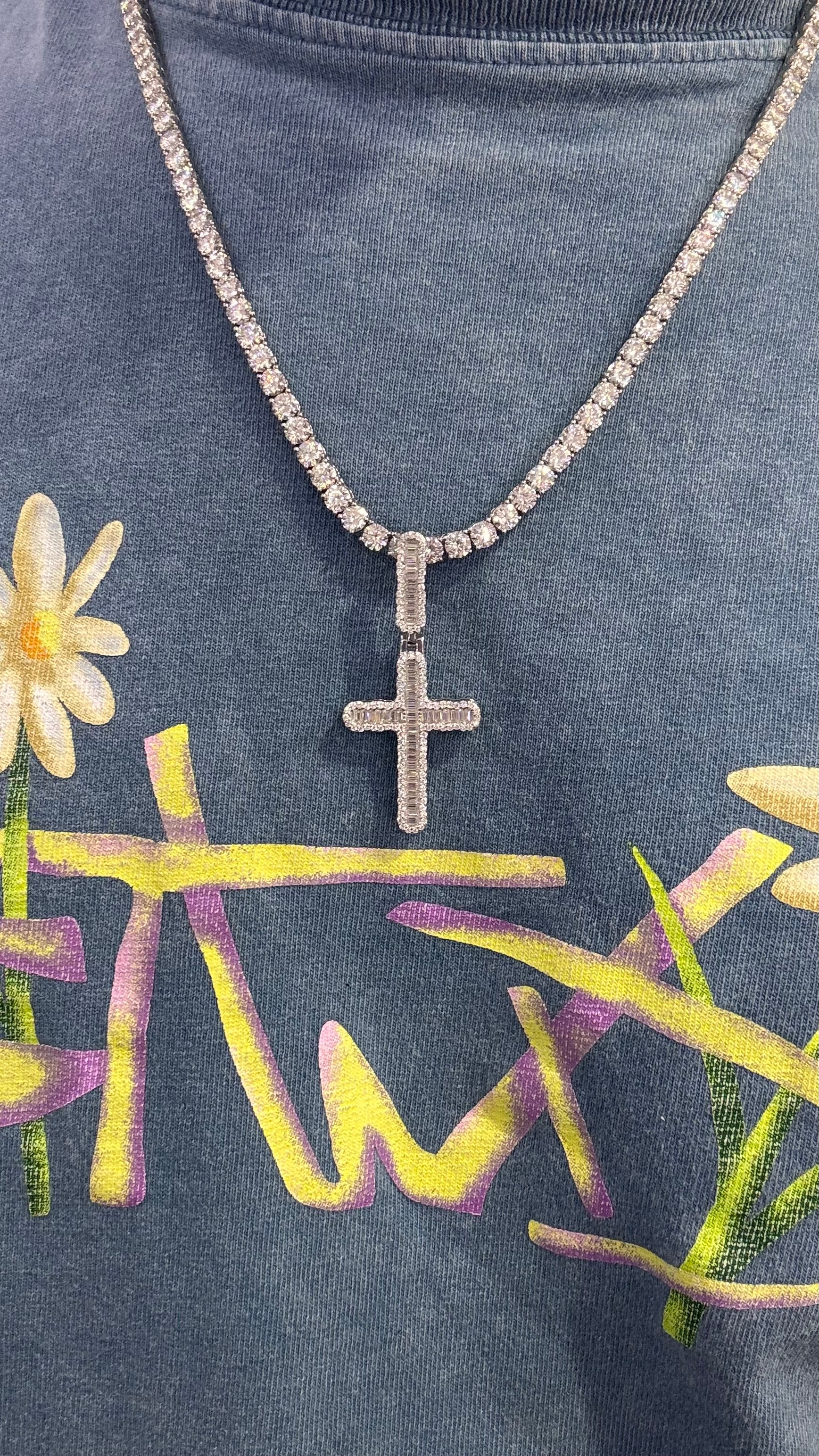 Dije Cruz Moissanita Plata.925