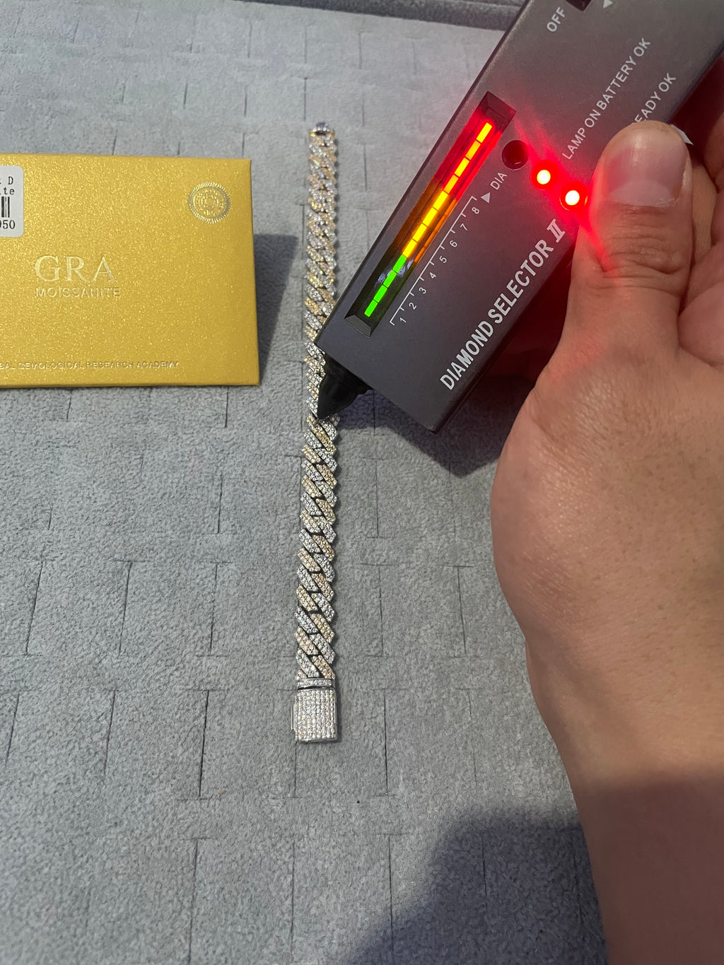 Miami Moissanite Pulse