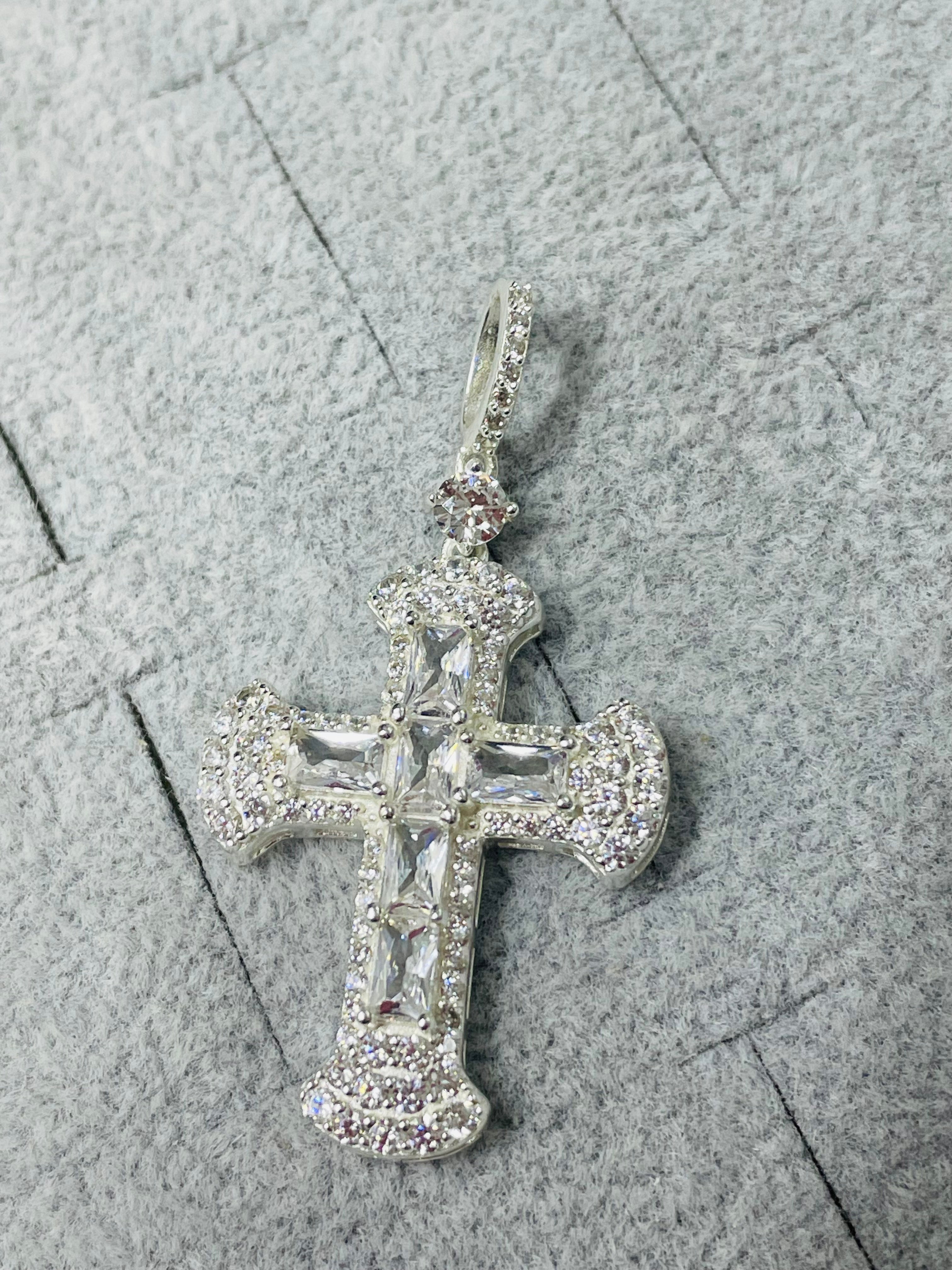 Twist And Cross Pendant Silver.925
