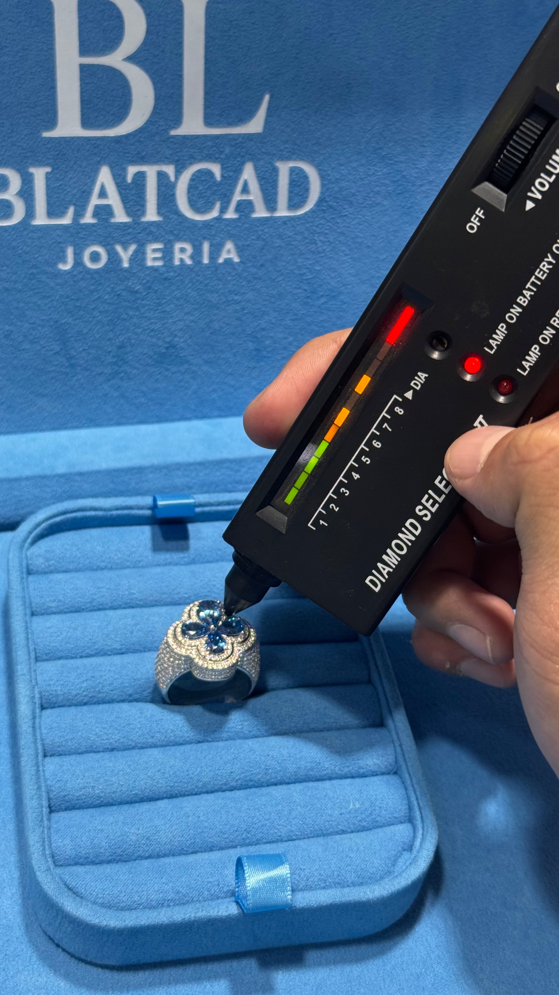 Anillo Trébol Moissanita Plata.925