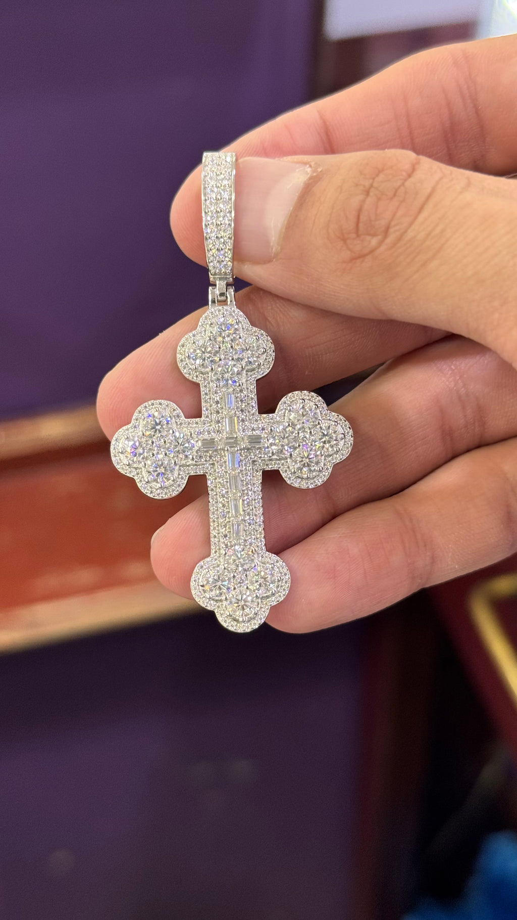 Dije Cruz Moissanita Plata.925