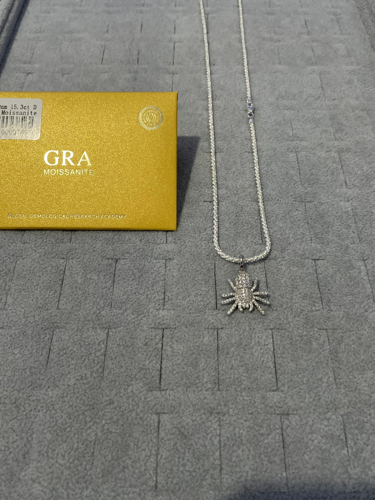 Dije de Araña 🕷️ Moissanite