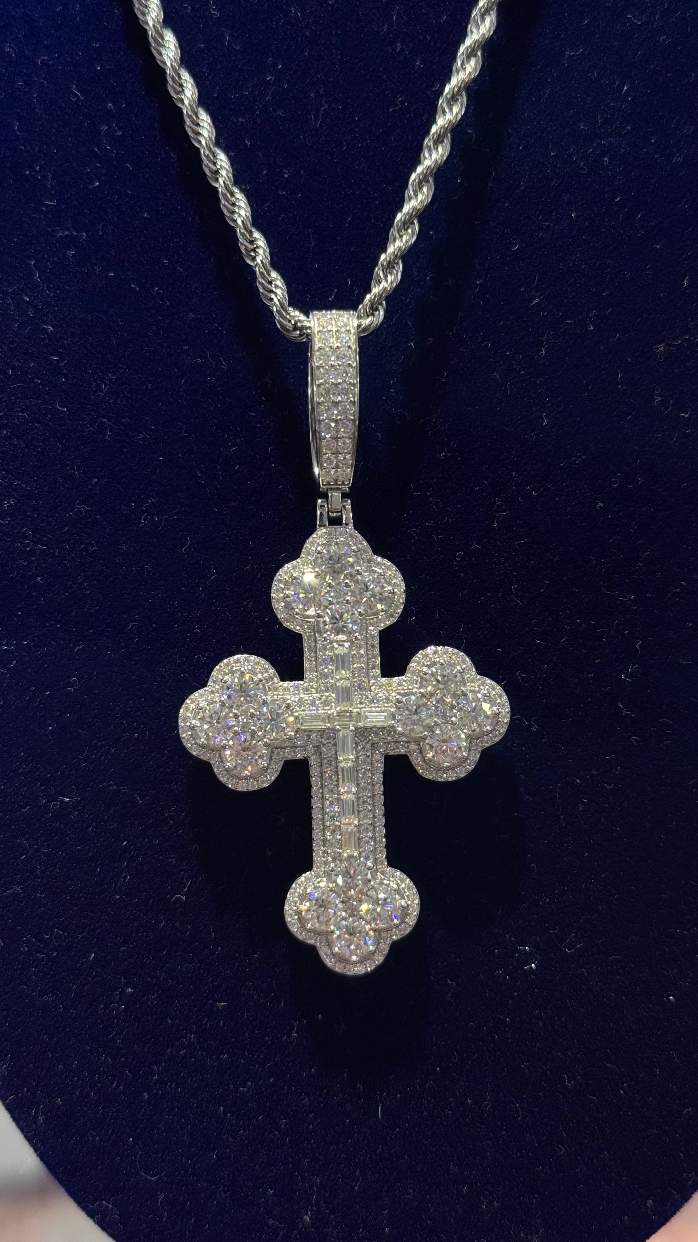 Dije Cruz Moissanita Plata.925