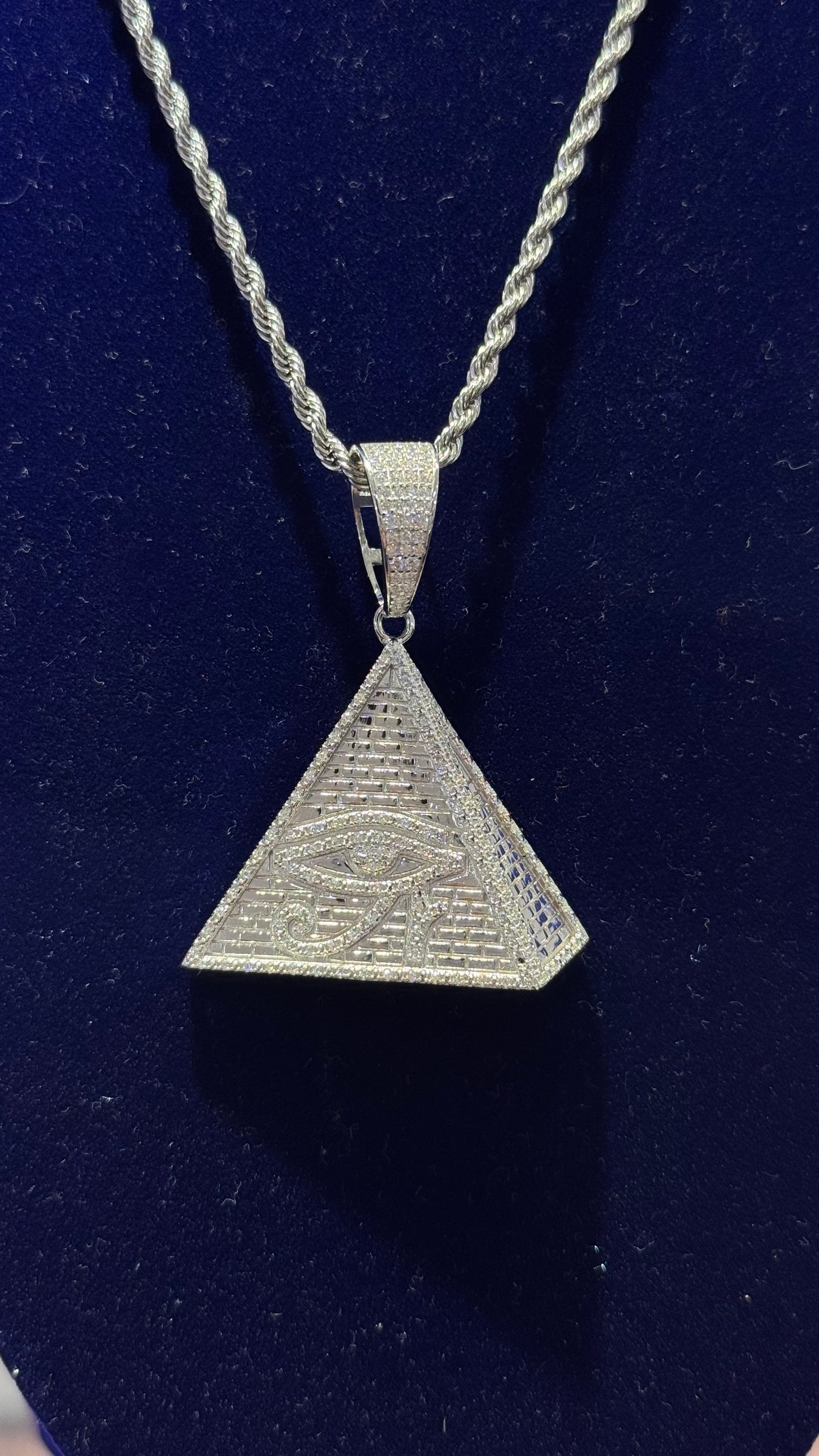 Dije Triáng Moissanita Plata.925